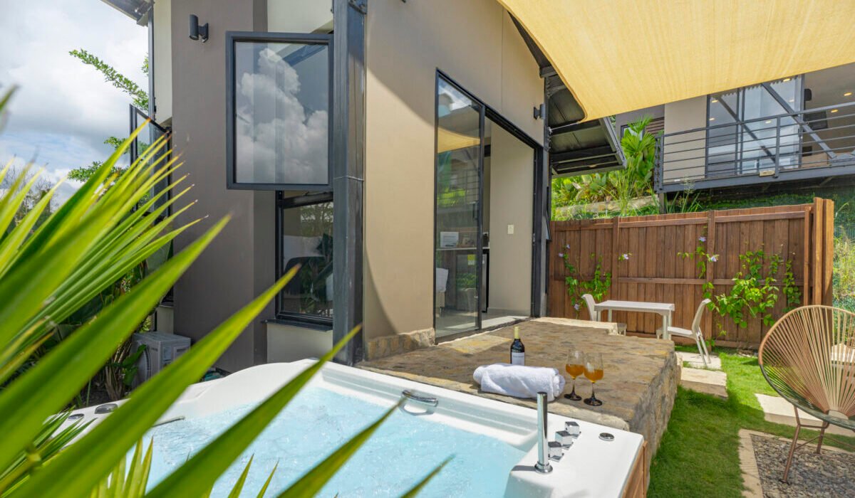 Habitación suite doble con jacuzzi.